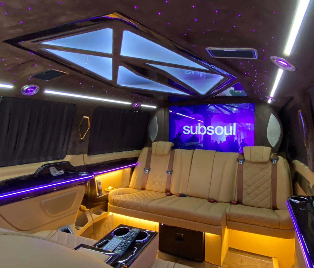 mercedes v class rental in dubai