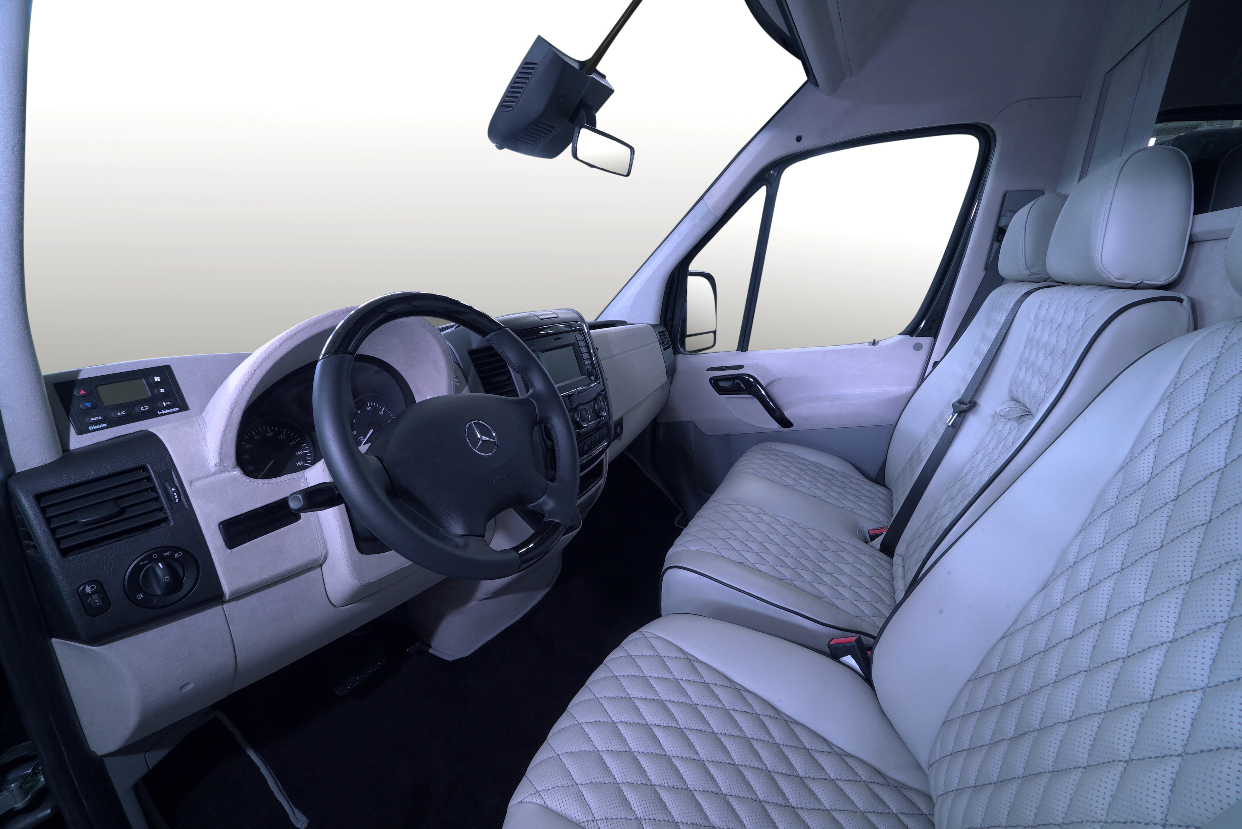 rent a mercedes sprinter dubai